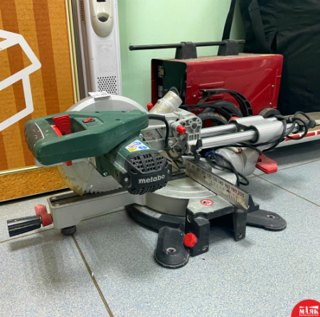 О2 Б/У Торцовочная пила Metabo KGS 216 M, 1500 Вт 123 №e00281161