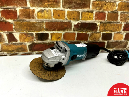О5 Б/У Угловая шлифмашина Makita 9558 HN 123 №e00316811