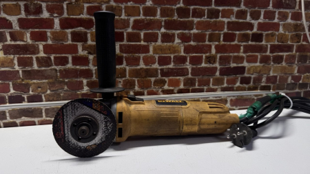 О8 Б/У УШМ Dewalt 125 123 №e00441727