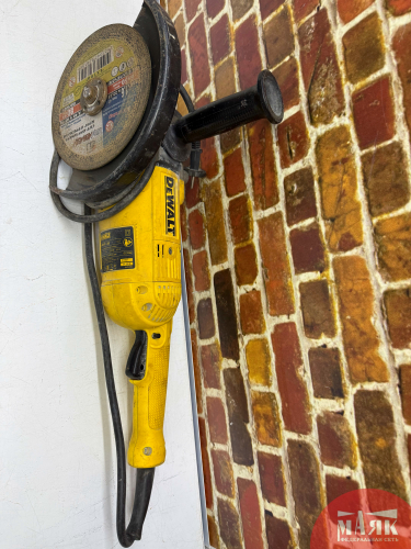 О7 Б/У Шлифмашина угловая (болгарка) DeWalt DWE492 123 №e00464053 К-СМИРНОВ (ФЕВРАЛЬ26)